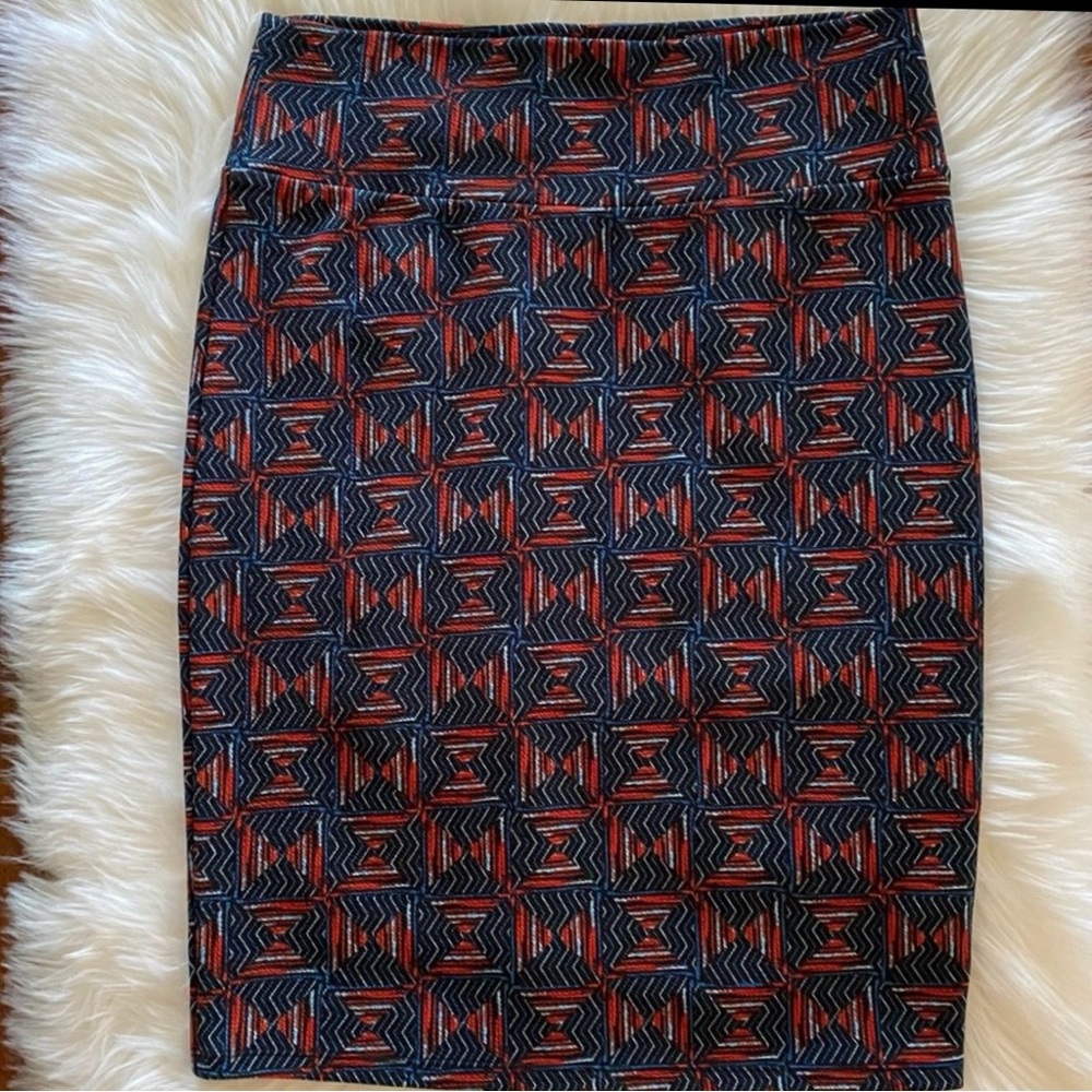 LuLaRoe Cassie skirt navy & red geometric pattern Sz.L